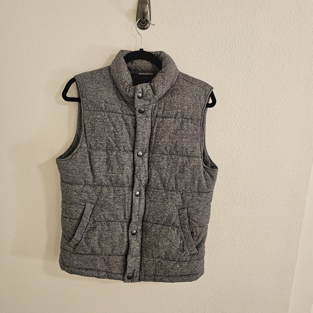 ✅️ Banana Republic gray and black vest size S